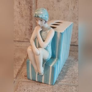 1920's porcelain holder